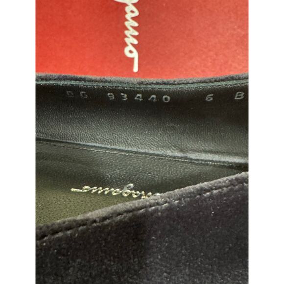 Salvatore Ferragamo Sarno Velvet Bow Flower Heel Loafers sz. 6B - Picture 10 of 12